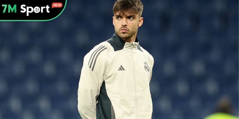 Raul Asencio đã có màn trình diễn thảm họa trước PSG